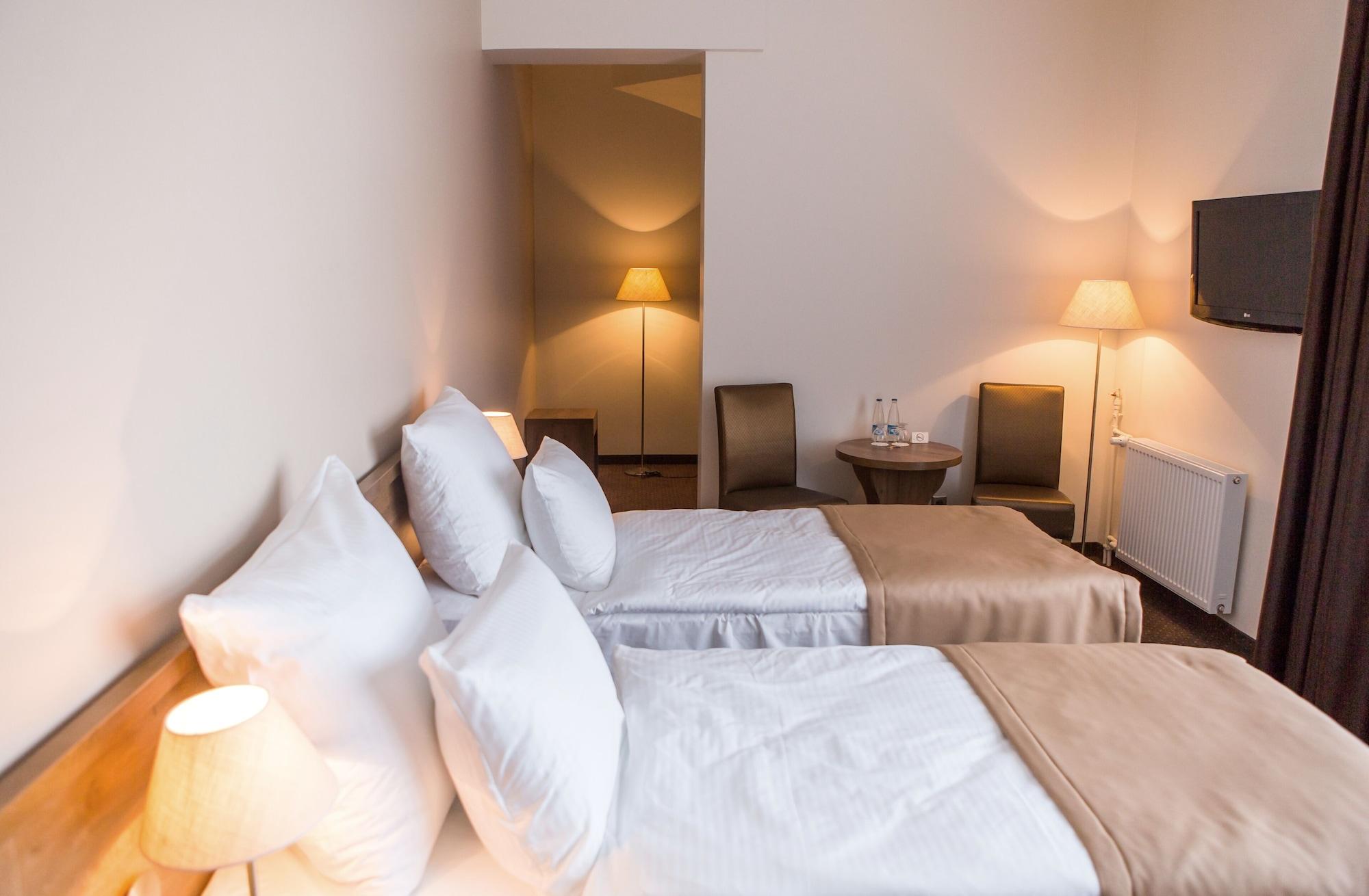 Hotel Gem ヴロツワフ エクステリア 写真