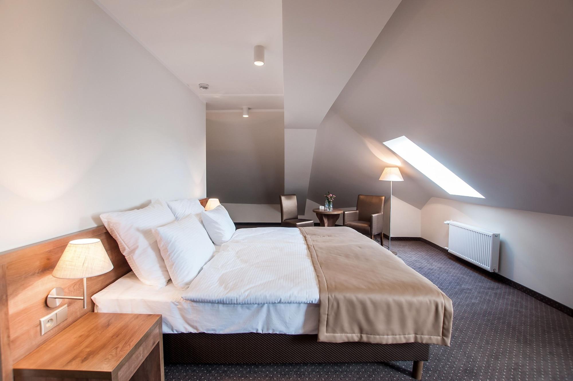 Hotel Gem ヴロツワフ エクステリア 写真