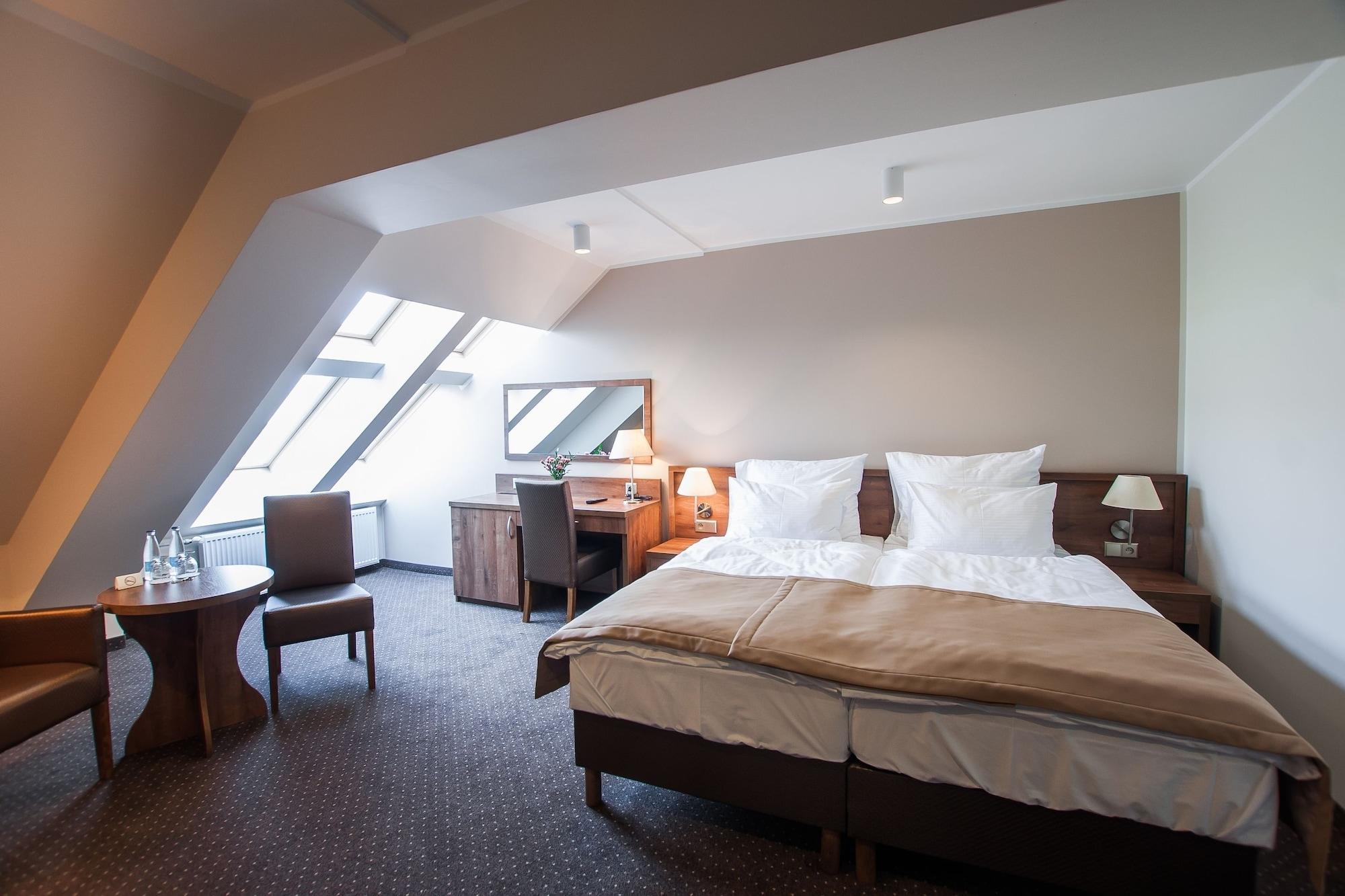 Hotel Gem ヴロツワフ エクステリア 写真