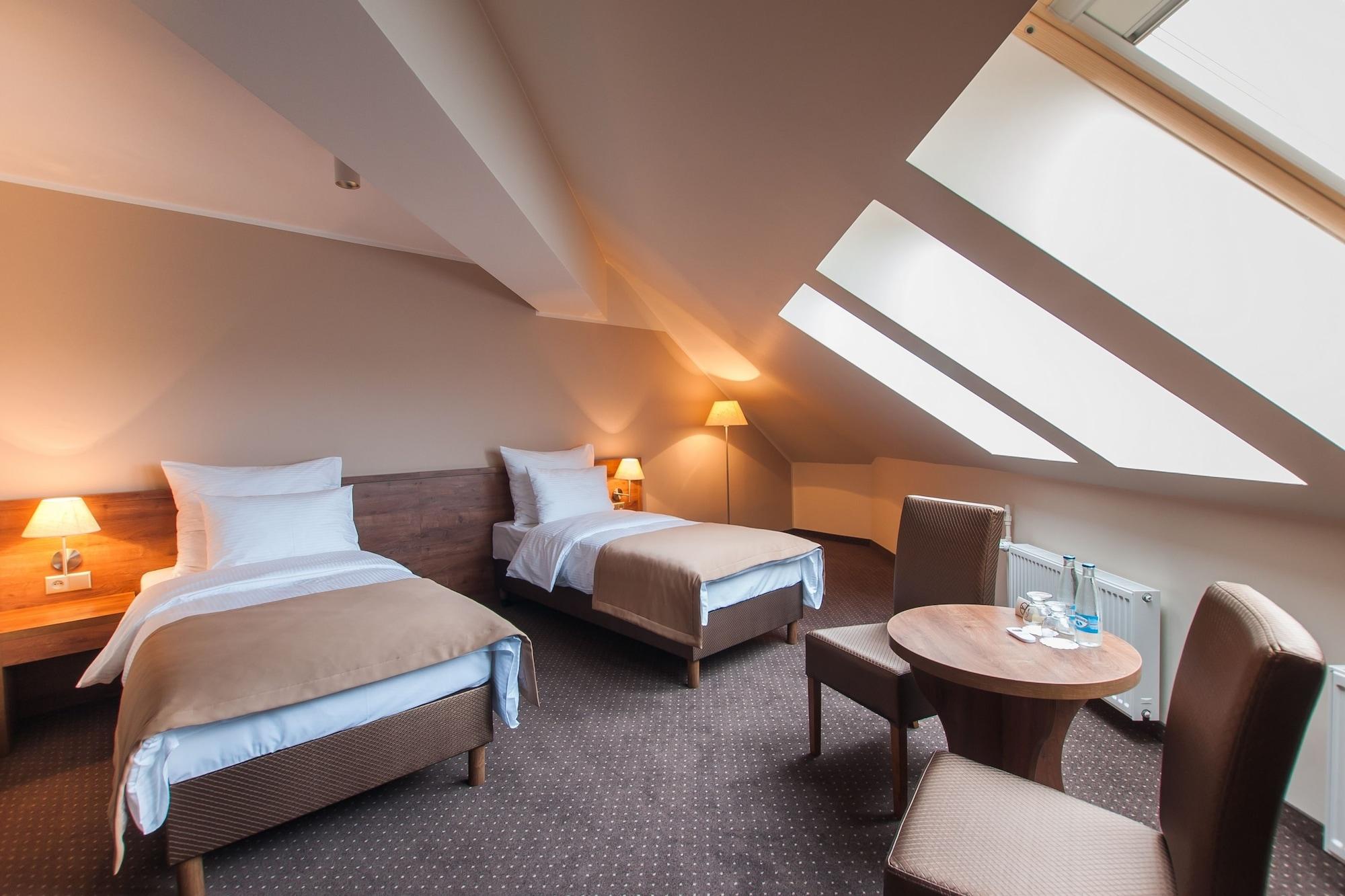 Hotel Gem ヴロツワフ エクステリア 写真