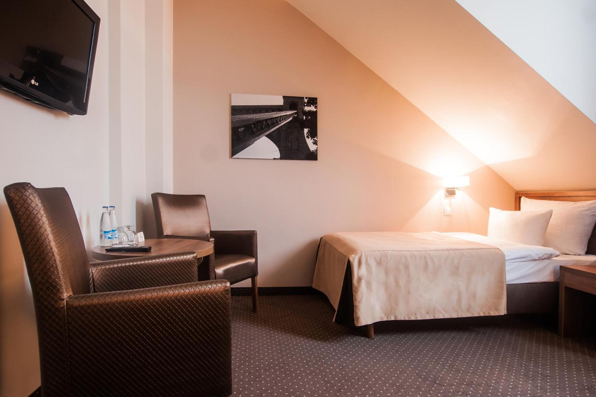 Hotel Gem ヴロツワフ 部屋 写真
