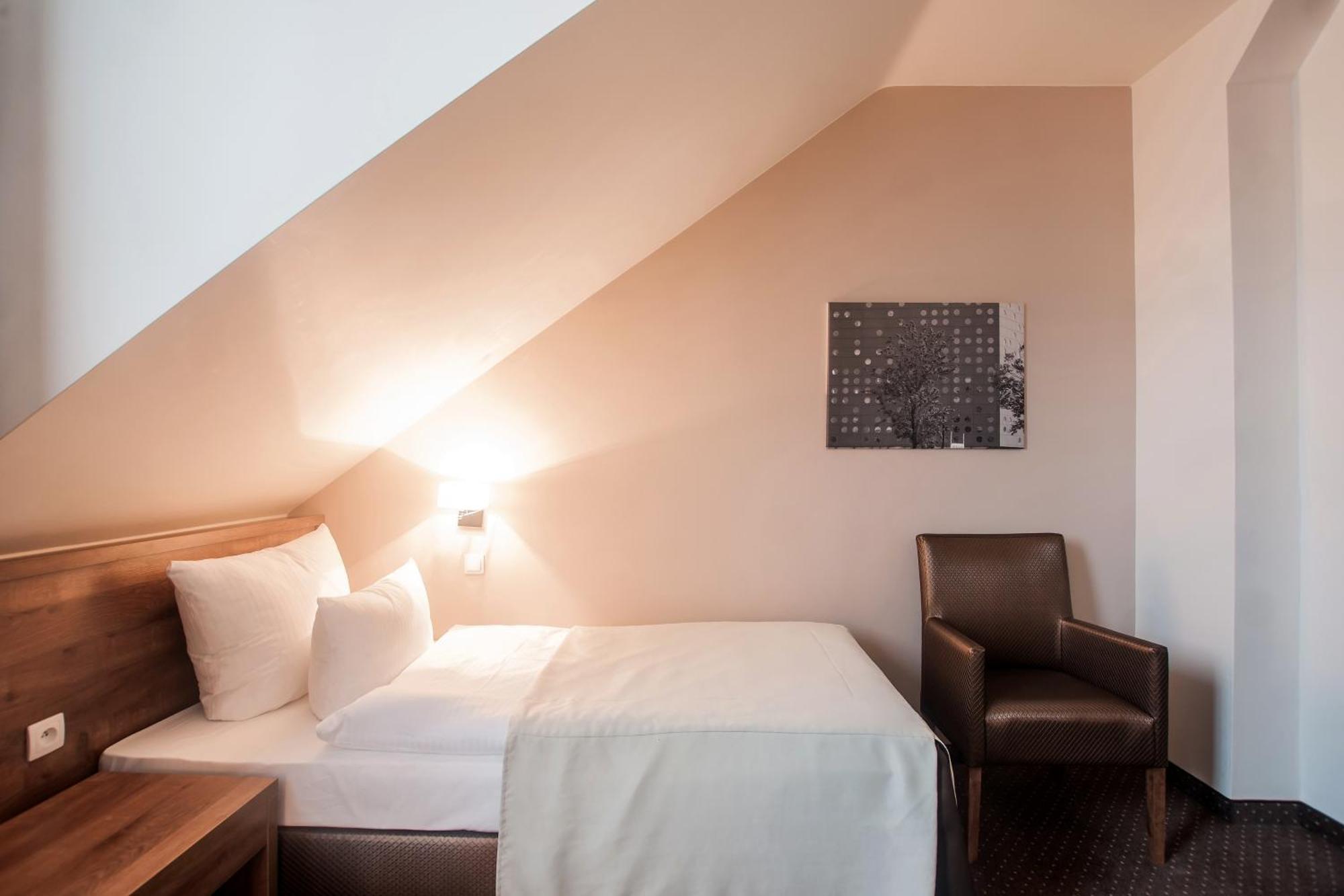 Hotel Gem ヴロツワフ 部屋 写真