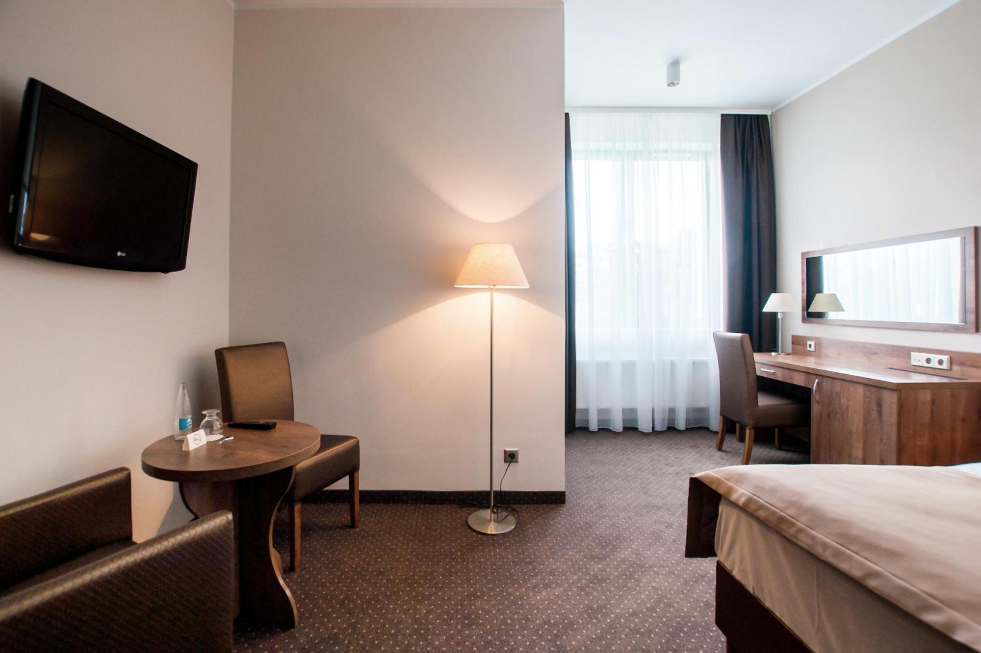 Hotel Gem ヴロツワフ 部屋 写真